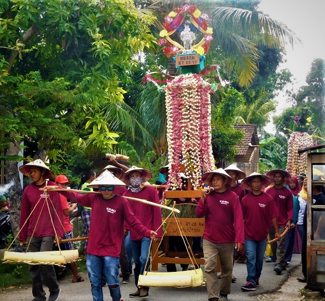 Karnaval Meron Sukolilo / Clakclik.com